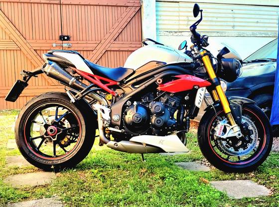 TRIUMPH SPEED TRIPLE R 